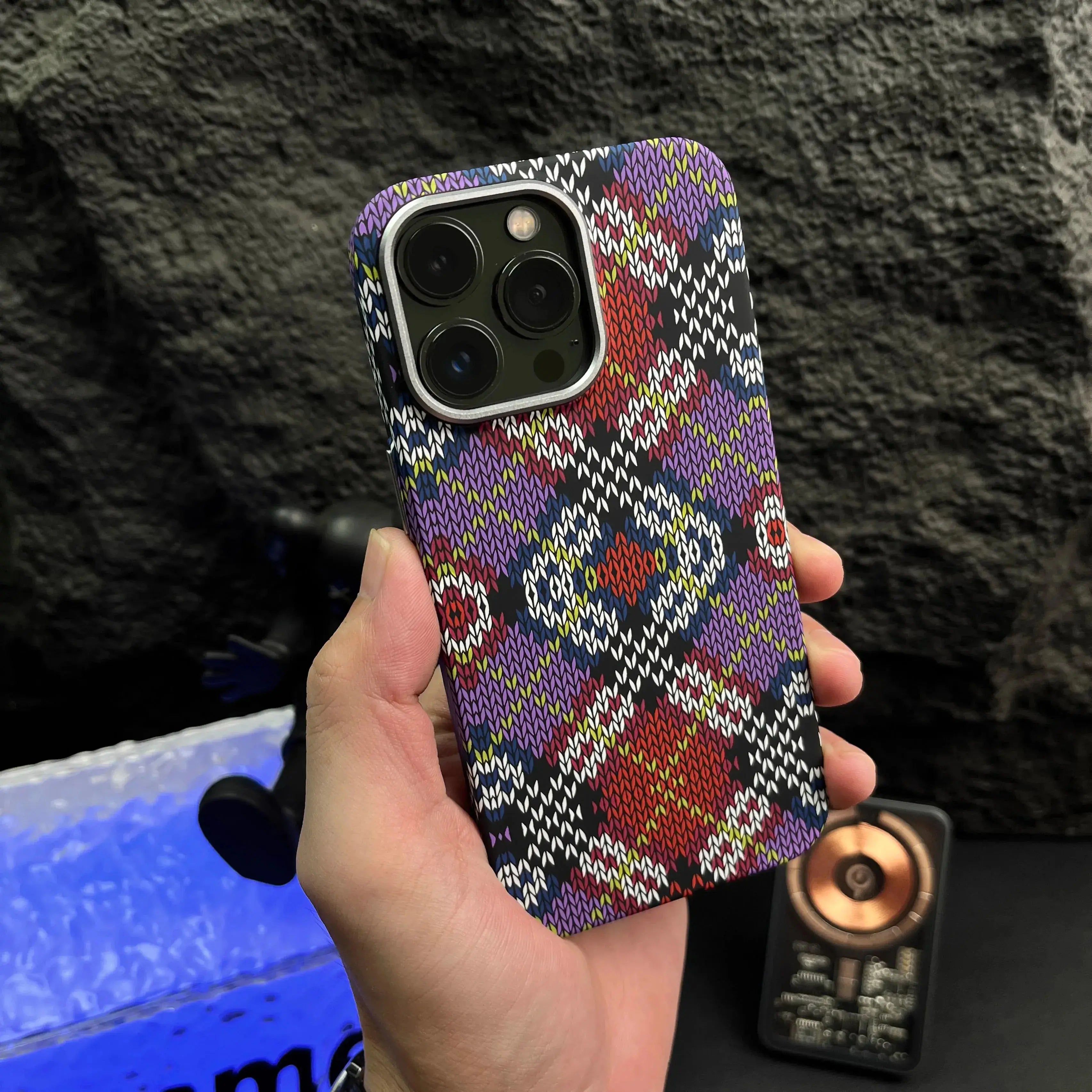 Funda de Fibra de Carbono con Textura Trenzada para iPhone - Carcasa de Alta Gama para iPhone 15 Pro Max, 14, 13, 12 Pro Max, 15 Plus - La zona Apple