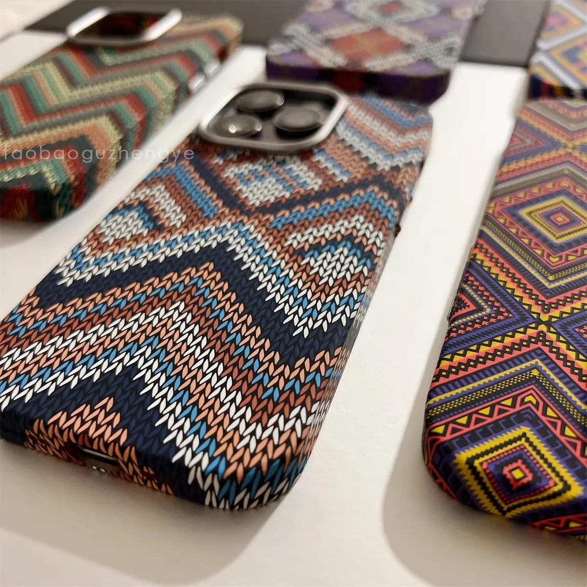 Funda de Fibra de Carbono con Textura Trenzada para iPhone - Carcasa de Alta Gama para iPhone 15 Pro Max, 14, 13, 12 Pro Max, 15 Plus - La zona Apple