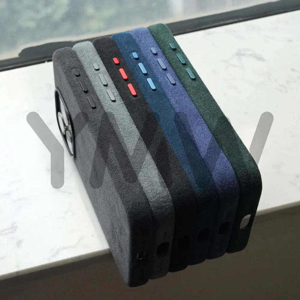 Funda de ALCANTARA magnética para iPhone 15 Pro Max 14 13 12 mini - La zona Apple