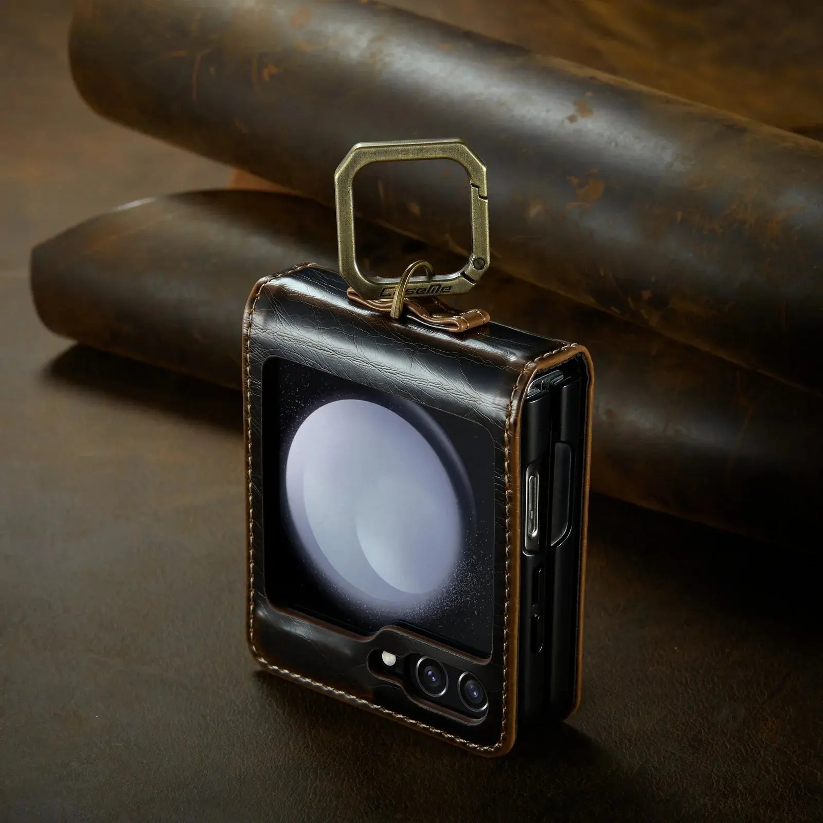 HCOE-Funda de cuero Retro para Samsung Galaxy Z Flip 5 4 3, funda con soporte de anillo con correa para Galaxy Z Flip5 Flip4 Flip3 5G - La zona Apple