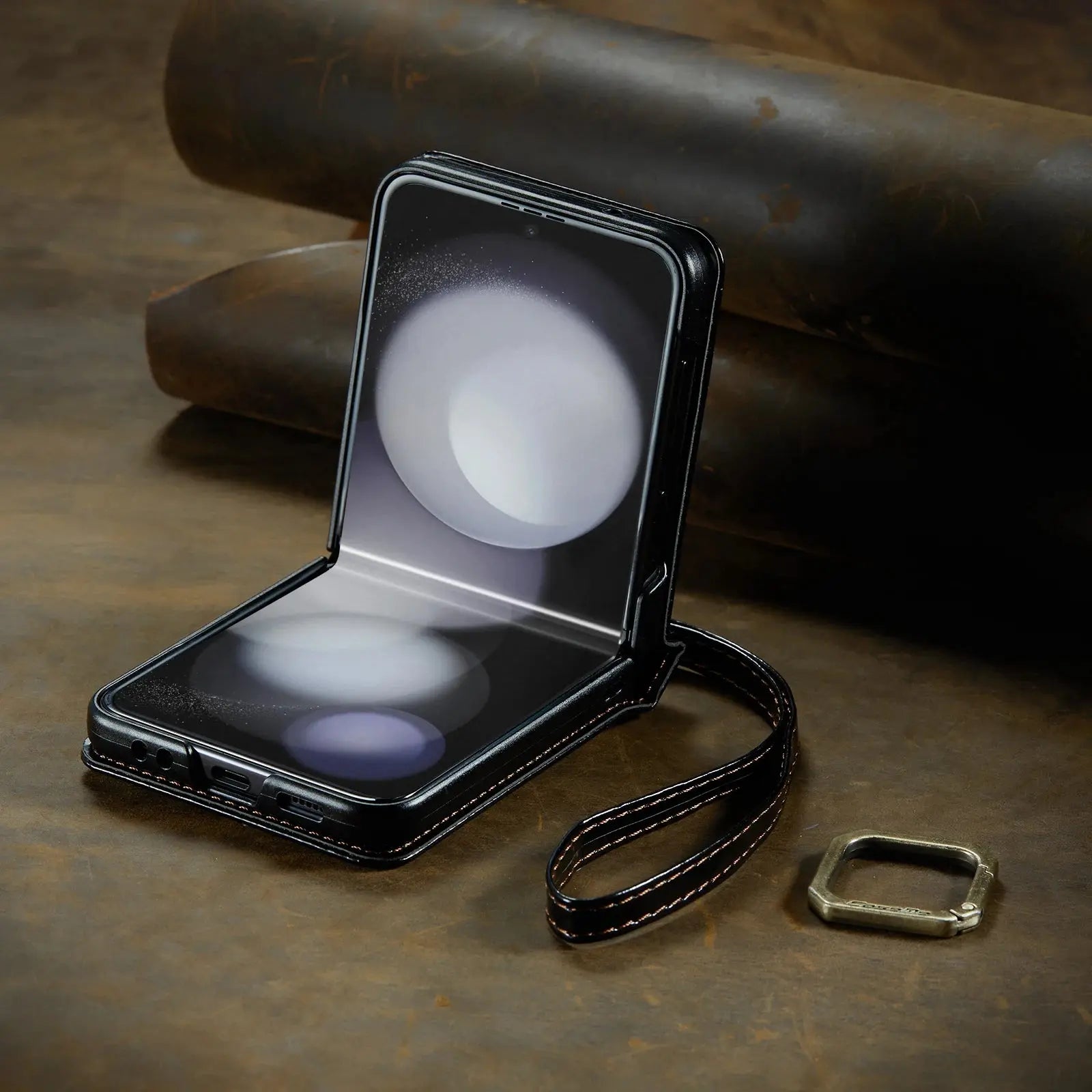 HCOE-Funda de cuero Retro para Samsung Galaxy Z Flip 5 4 3, funda con soporte de anillo con correa para Galaxy Z Flip5 Flip4 Flip3 5G - La zona Apple